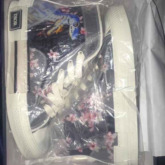 Dior Dinosaur Converse - Picture 4 of 9